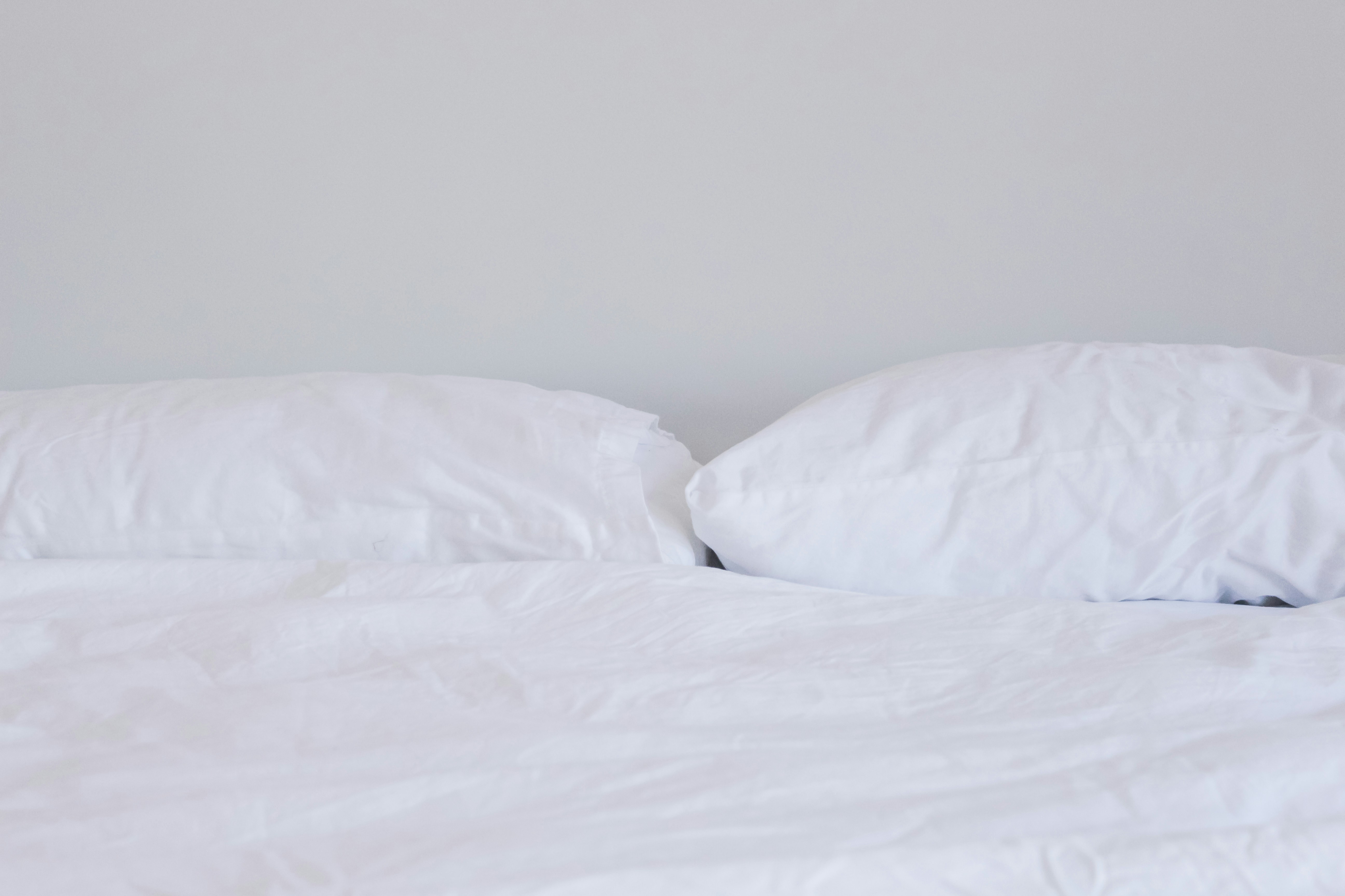 Almohada de hotel premium armada a mano
